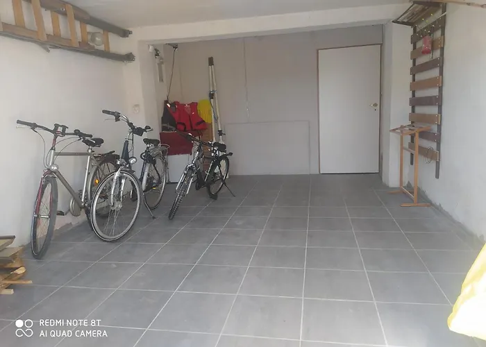 Dom Na Skarpie Z Widokiem Na Jezioro, Z Kominkiem I Garazem