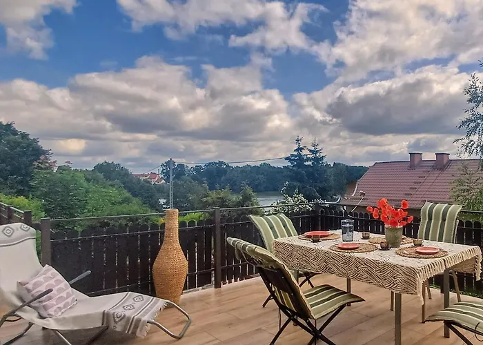 Prázdninový dům Dom Na Skarpie Z Widokiem Na Jezioro, Z Kominkiem I Garazem