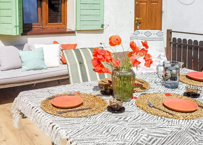 Prázdninový dům Dom Na Skarpie Z Widokiem Na Jezioro, Z Kominkiem I Garazem